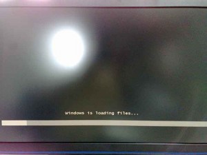 Windowsインストールディスク読み込み中