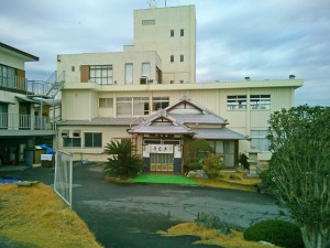 鳥居近くの鰻店