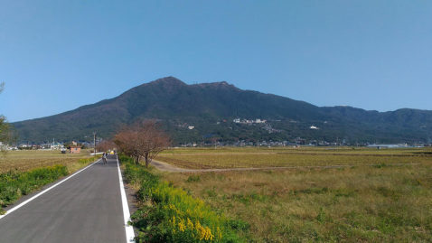 漆所からの秋の筑波山